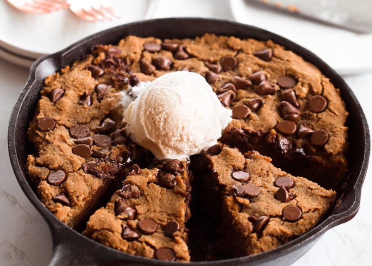 Chocolate Chip Skillet Cookie – Chocolate Lined Katie