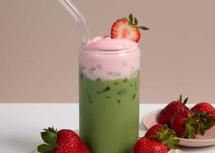 Strawberry Matcha Latte – A Cozy Kitchen