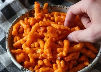 Caramel Cheetos – Cookies and Cups