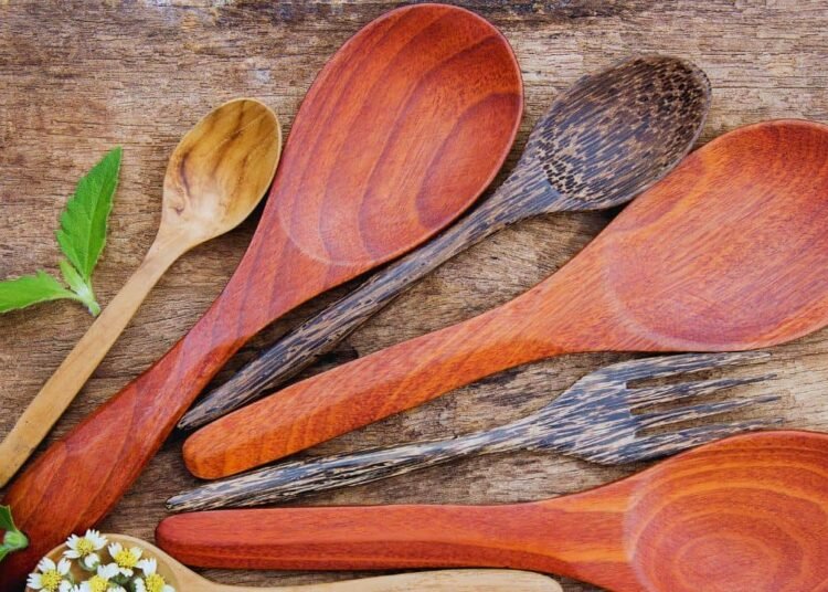9 Issues You Ought to Cease Doing to Your Picket Spoons