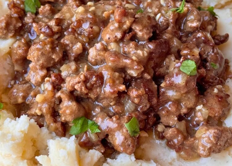 GROUND BEEF AND GRAVY – The Southern Woman Cooks