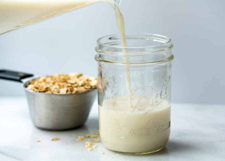Straightforward Do-it-yourself Oat Milk Recipe