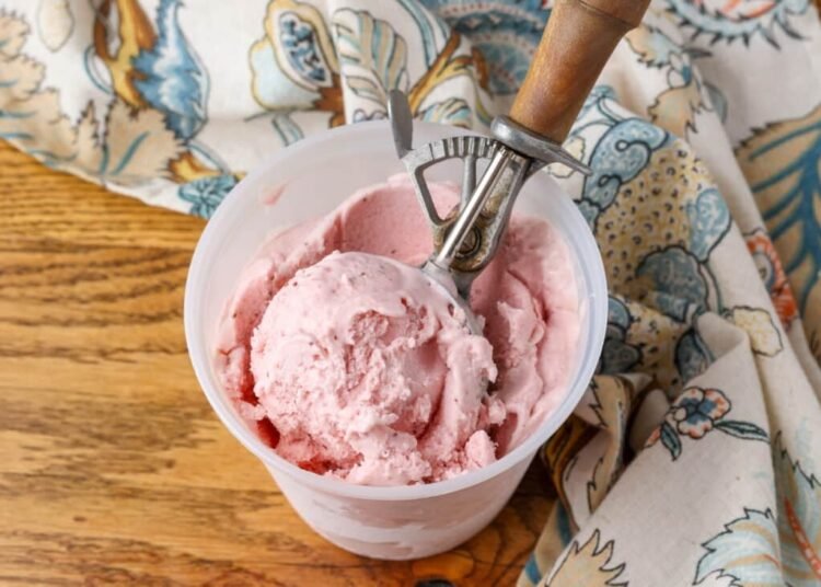 Roasted Strawberry Ice Cream – Barefeet within the Kitchen