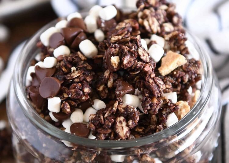 Chocolate S’Mores Granola – Mel’s Kitchen Cafe