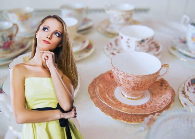 9 Artistic Makes use of for Previous Teacups That Will Shock You