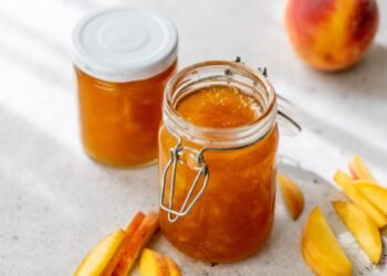 Outdated-Common Peach Jam {No Canning Wanted!}
