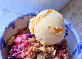 MIXED BERRY CRISP – The Southern Woman Cooks