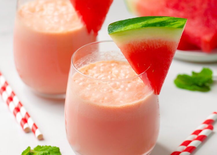 Watermelon Smoothie – Simple Recipe (Simply 2 Components!)