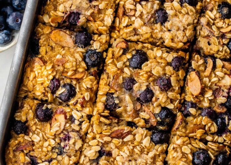 Simple Baked Oatmeal Is Excellent for Meal Prep Breakfasts!