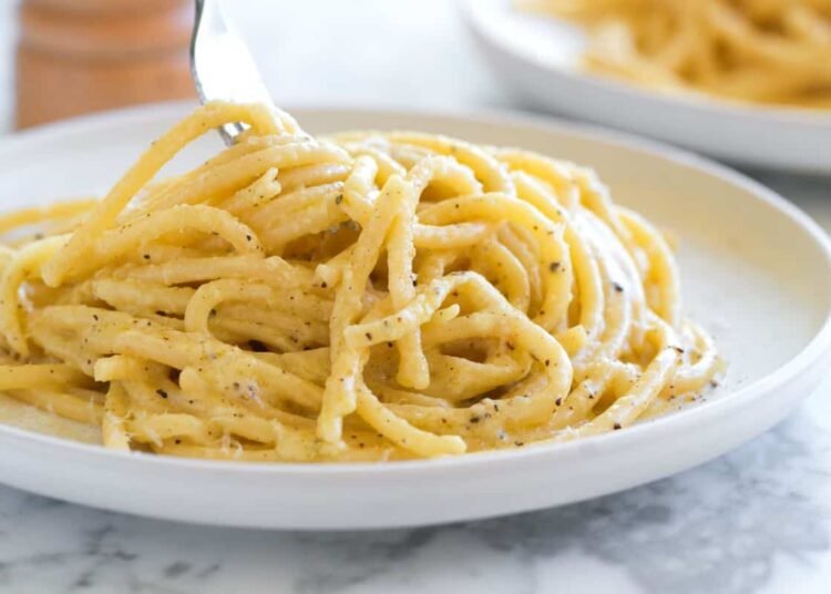 Simple Cacio e Pepe Recipe