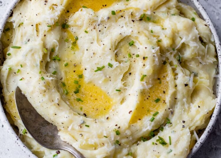 Immediate Favourite: The BEST Mashed Potatoes Ever!