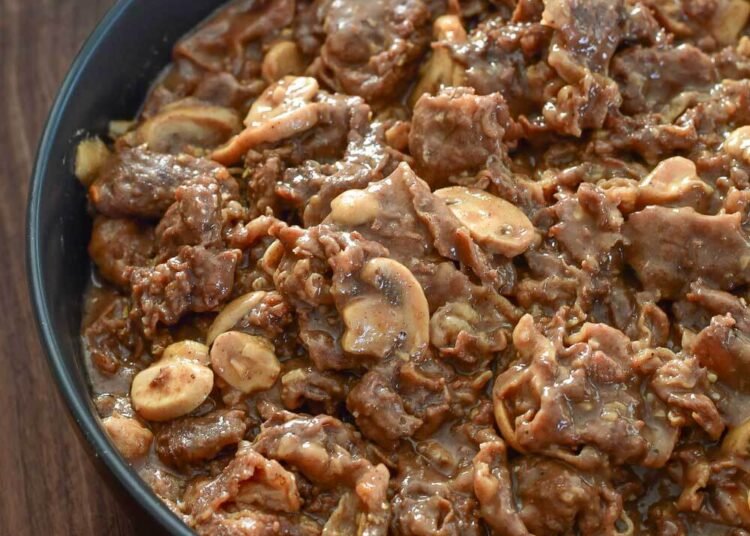 Garlic Pepper Beef in Mushroom Gravy