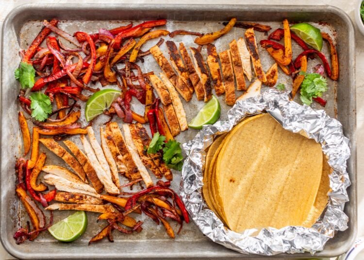 Sheet Pan Rooster Fajitas – WellPlated.com