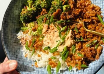 Teriyaki Tofu Bowls with Kimchi Mayo Recipe