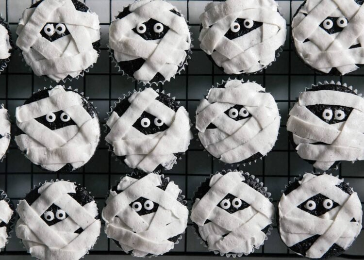 Mummy Chocolate Cupcakes – A Cozy Kitchen
