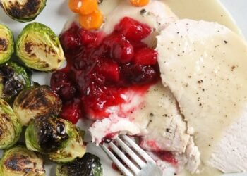 25 Thanksgiving Facet Dishes Higher Than the Turkey!