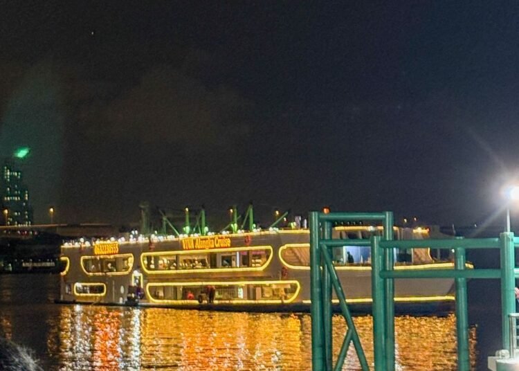 My Expertise on the Vijit Chao Phraya Dinner Cruise – dixonthum
