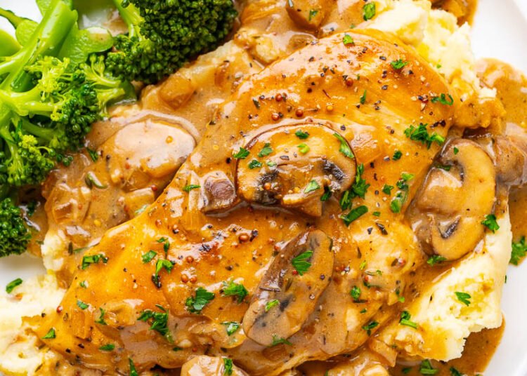 Creamy Balsamic Skillet Hen – Closet Cooking