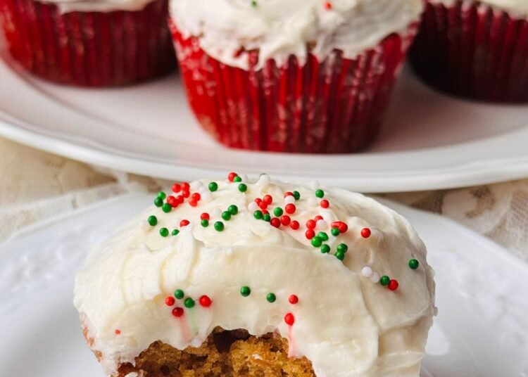 GINGERBREAD CUPCAKES – The Southern Woman Cooks