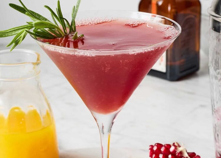 Pomegranate Martini Recipe – Love and Lemons