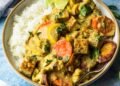Tofu Inexperienced Curry with Greens