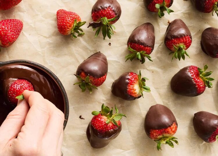 Chocolate Coated Strawberries Recipe – Love and Lemons