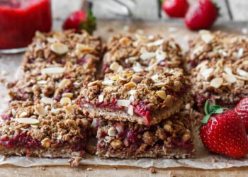 Strawberry Oat Bars – SHK