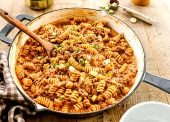 Cheeseburger Casserole (One Pot!) – WellPlated.com