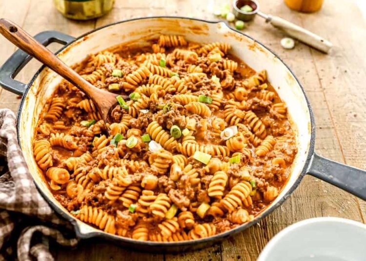 Cheeseburger Casserole (One Pot!) – WellPlated.com