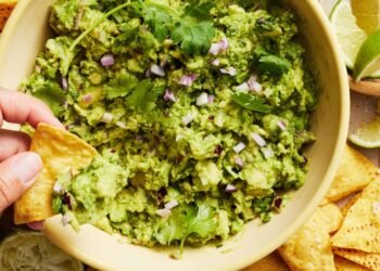 Finest Guacamole Recipe – Love and Lemons
