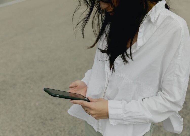 Put the Cell Cellphone Down at These Key Instances, Here is Why