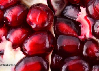 Do Pomegranates Stay As much as Well being Claims?