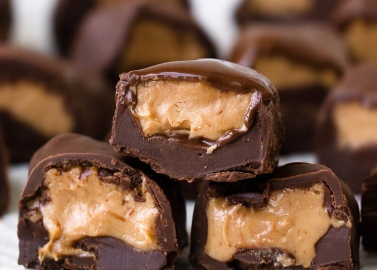Chocolate Peanut Buter Cups – In An Ice Dice Tray!