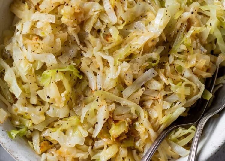 Steamed Cabbage With Caramelized Onions – WellPlated.com