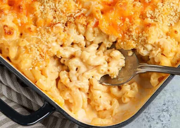 The Finest Creamy Baked Mac and Cheese Recipe