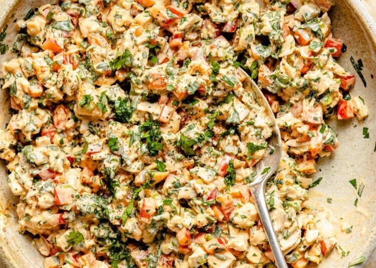 Excessive-Protein Spicy Rooster Salad (simple meal prep lunch!)