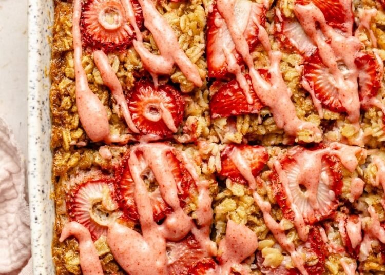 Brown Butter Strawberry Baked Oatmeal (tastes like dessert!)