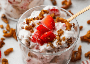 Strawberry Crack Pretzel Salad Recipe (Straightforward Model)