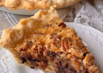 Kentucky Derby Pie Recipe (Traditional Derby Dessert)
