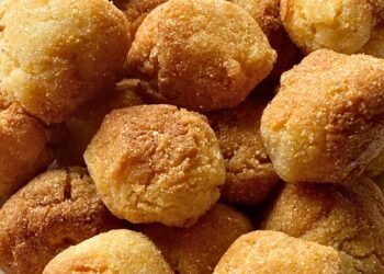 Grandma’s Sizzling Water Cornbread (Crispy Exterior, Comfortable Inside)