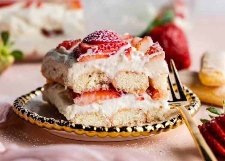 14 Strawberry and Berry Desserts Value Each Chew