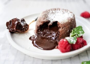 Simple Molten Lava Cake – SHK
