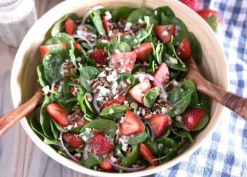 Strawberry Spinach Salad with Selfmade Poppy Seed Dressing
