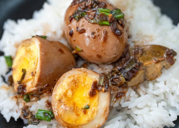 Adobong Itlog (Egg Adobo) – Panlasang Pinoy