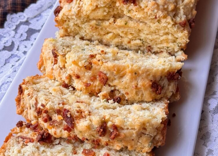 Tacky Bacon Onion Bread (Simple Selfmade Recipe)