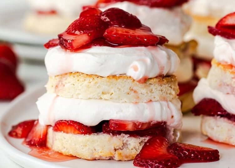 Gluten-Free Strawberry Shortcake (Straightforward + Traditional)