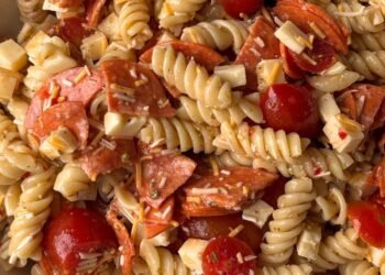 Pepperoni Pizza Pasta Salad – Straightforward Recipe