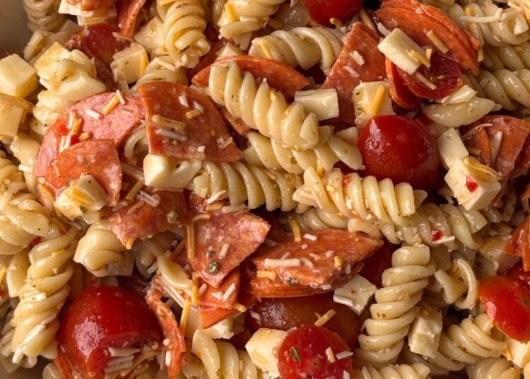 Pepperoni Pizza Pasta Salad – Straightforward Recipe