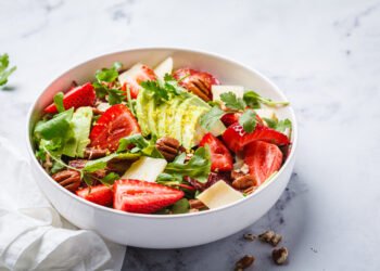 Avocado and Strawberry Salad – SHK