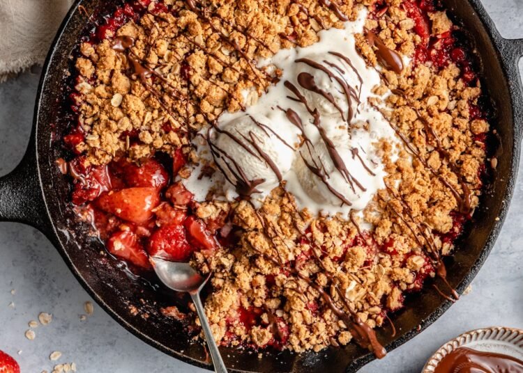 Strawberry Crisp with Peanut Butter Oatmeal Crumble (gluten-free!)